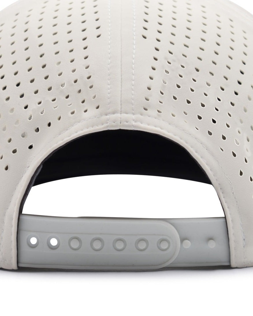 Adjustable snapback